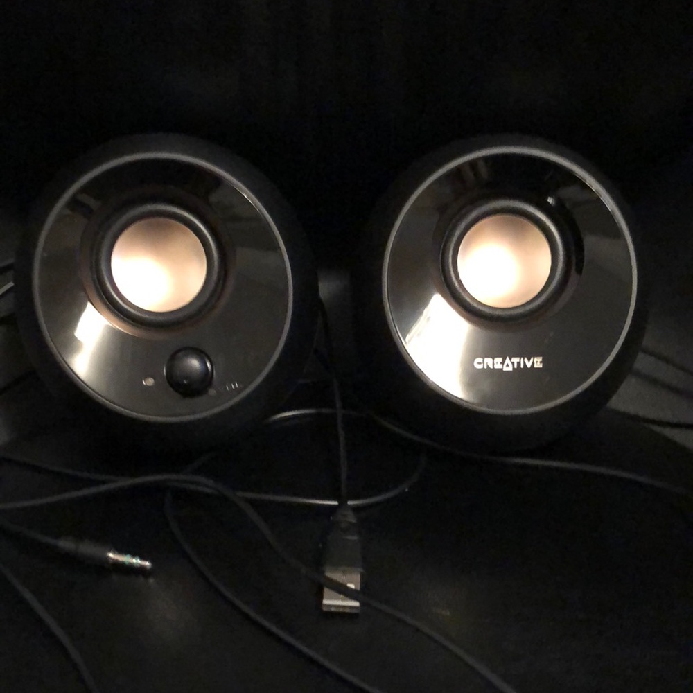 Creative Pebble 2.0 USB-Powered Desktop PC Speakers (EUC)